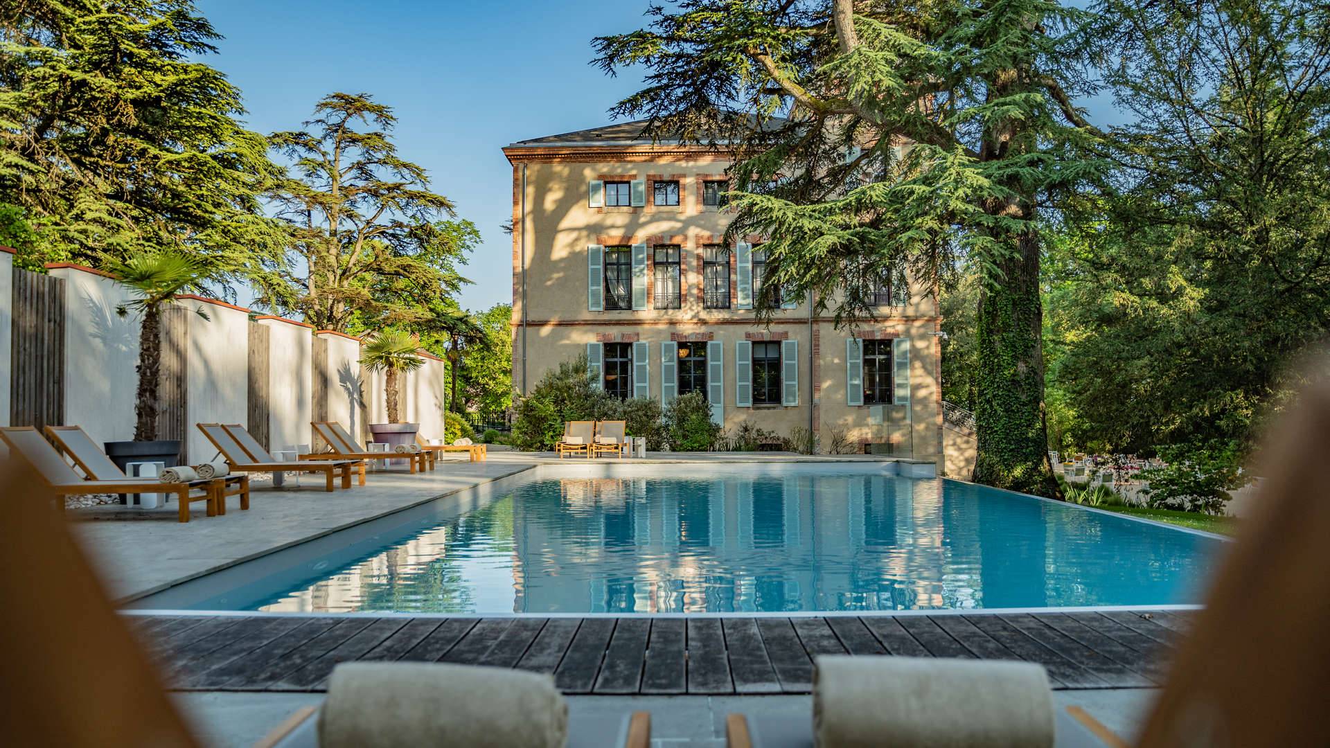 La piscine et le château